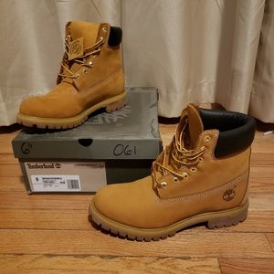 SOLD.... Timberland premium 6"